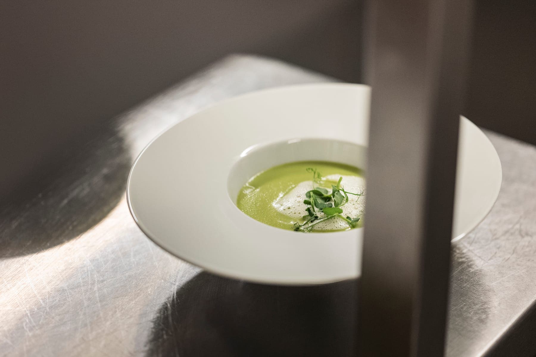 Velouté de petits pois et son écume, cuisine de la Krone Inzlingen