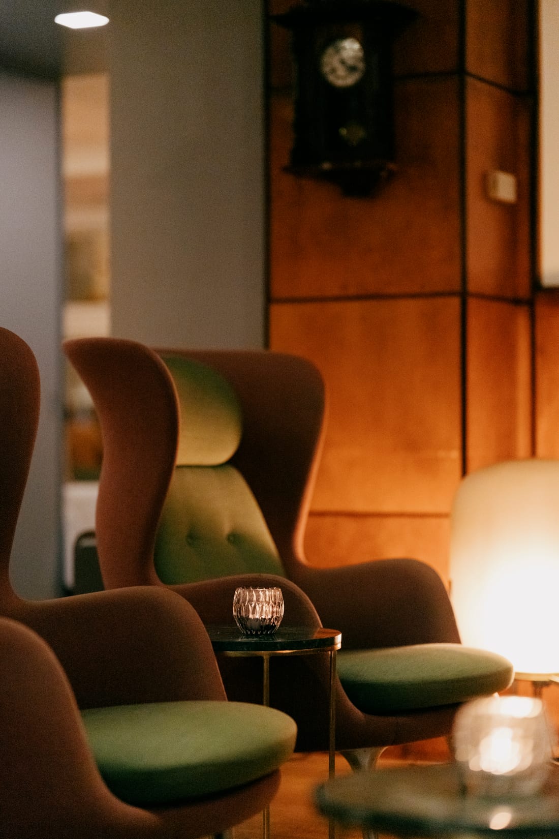 Lounge im Eckert mit Designsesseln